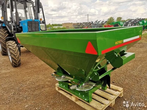 Разбрасыватель удобрений РУМ-950