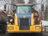 Сочлененный самосвал John Deere 400D