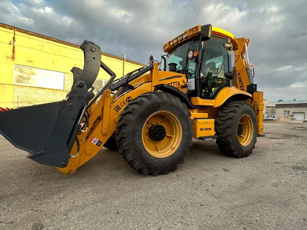 Экскаватор-погрузчик RANTEX RT777A