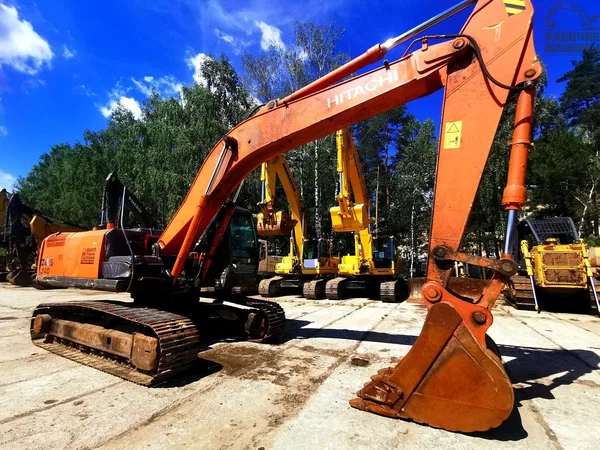 Гусеничный экскаватор Hitachi ZX240-5G