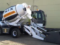 Самоходный бетоносмеситель YNIX QGMC3000