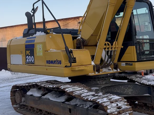 Гусеничный экскаватор Komatsu PC200‑10MO