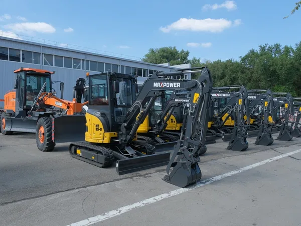 Мини-экскаватор Maxpower ME35.9