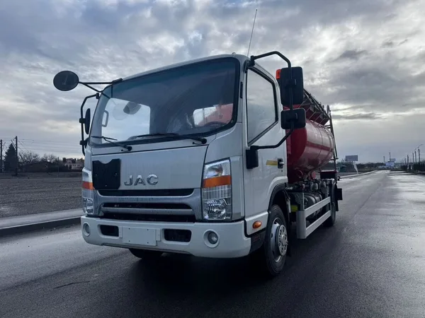 Автоцистерна JAC N-90S