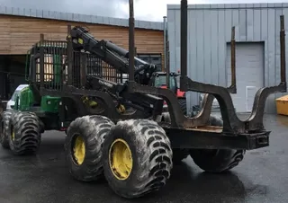 Форвардер John Deere 1510E