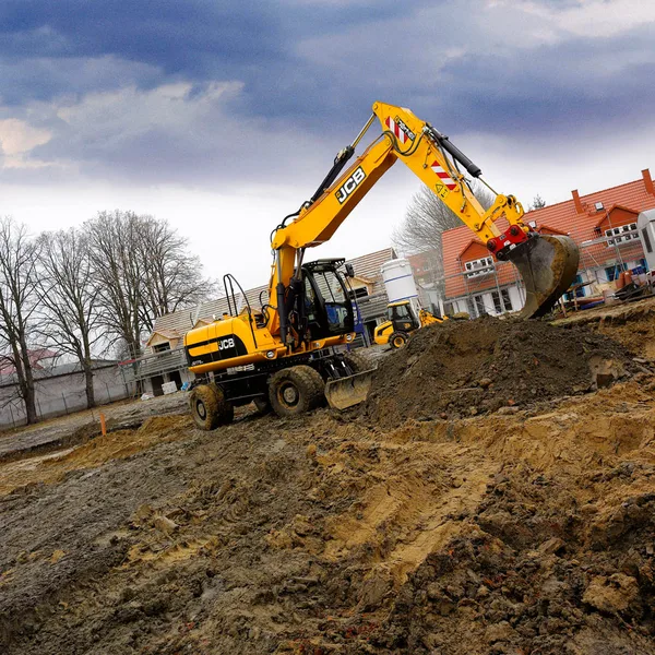 Колесный экскаватор JCB JS 175W
