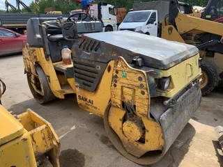 Двухвальцовой каток                                                         POUERSCREEN                                                     Sakai sw501-2