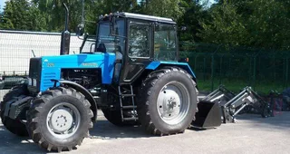 Фронтальный погрузчик МТЗ 1221.2