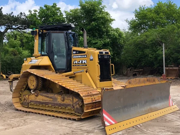 Средний бульдозер Caterpillar  D5H LGP
