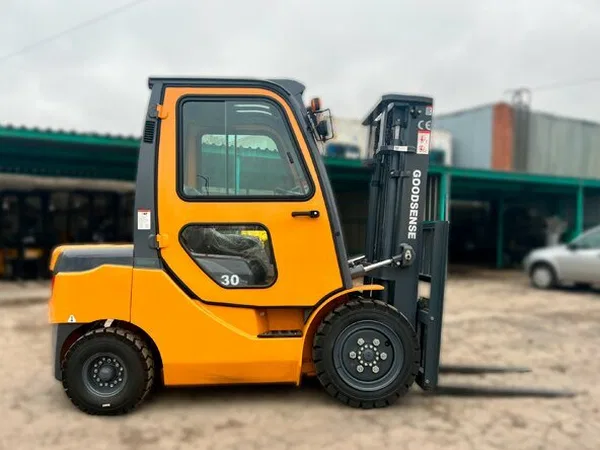 Мини-погрузчик GOODSENSE FD30G-S2