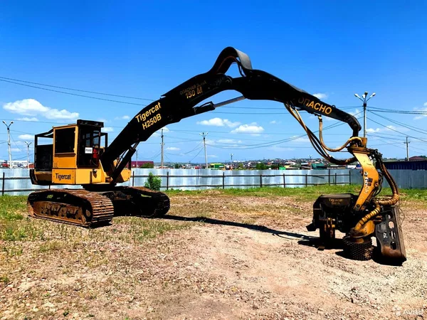 Гусеничный харвестер Tigercat H250B