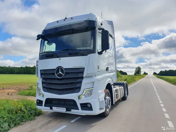 Седельный тягач Mercedes-Benz Actros 1845 LS