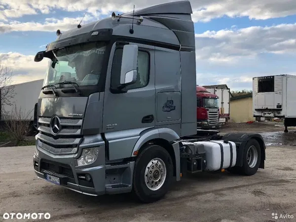 Седельный тягач Mercedes-Benz Actros 1842