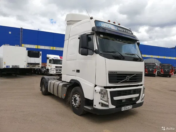 Седельный тягач Volvo FH