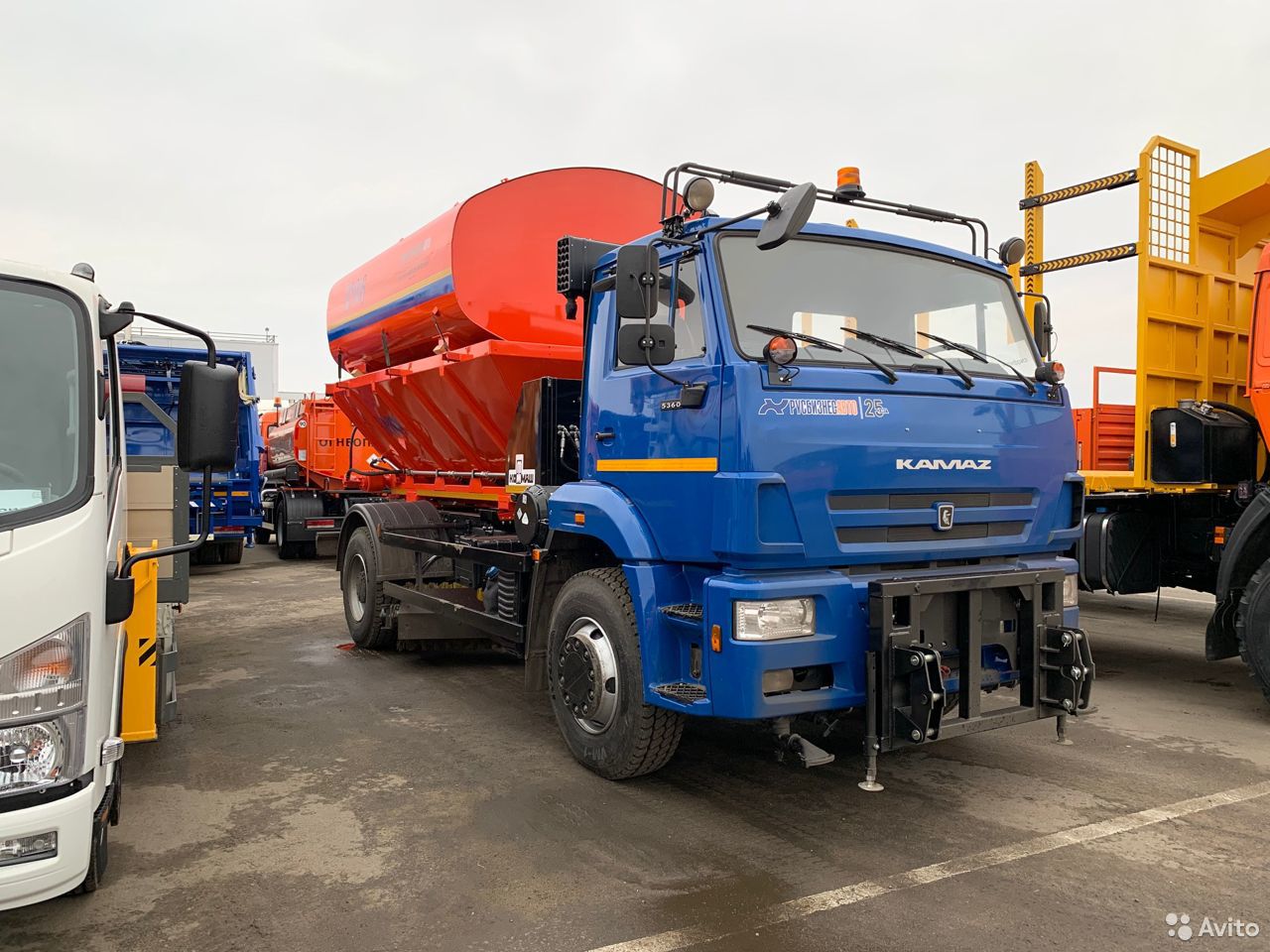 Комбинированная дорожная машина КО-806-40 на шасси КамАЗ 53605