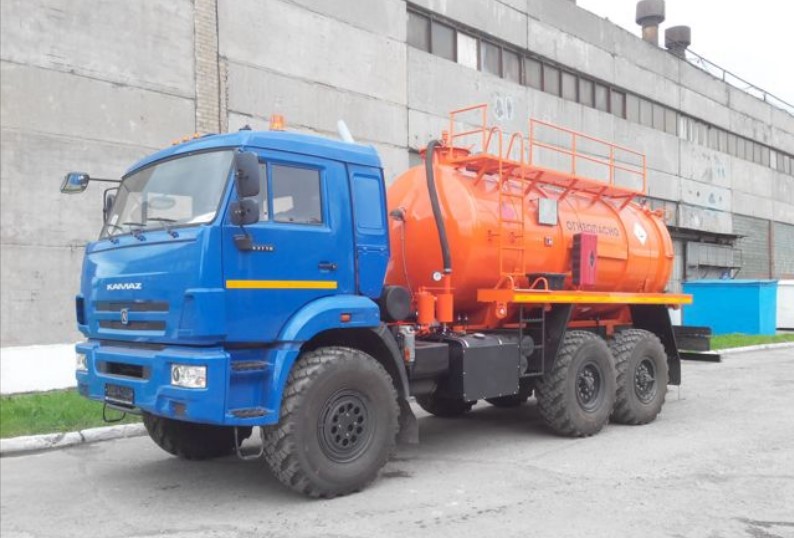 Бензовоз КамАЗ 43118 ЧМЗ АКН-10