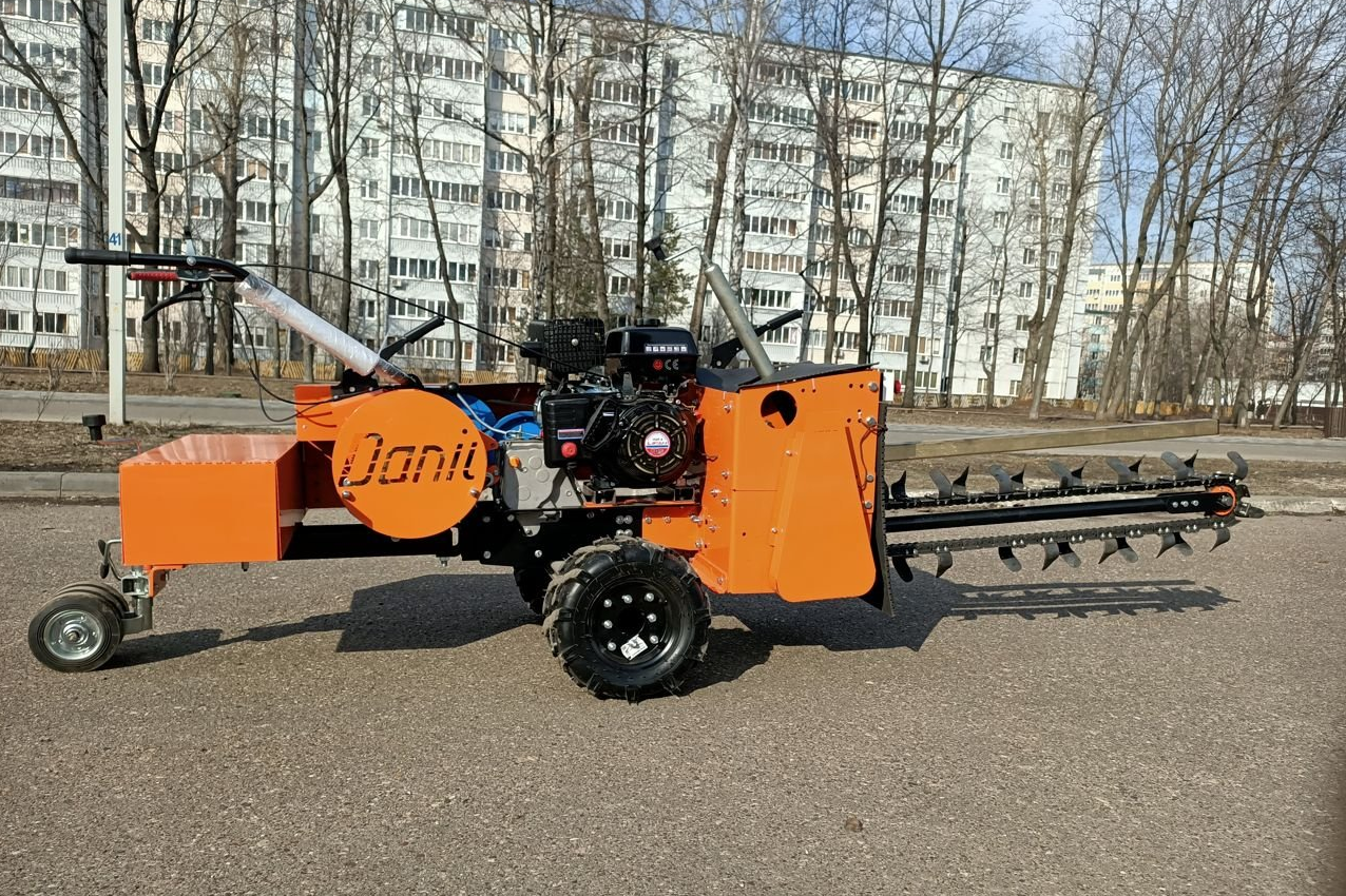 Траншеекопатель Danil