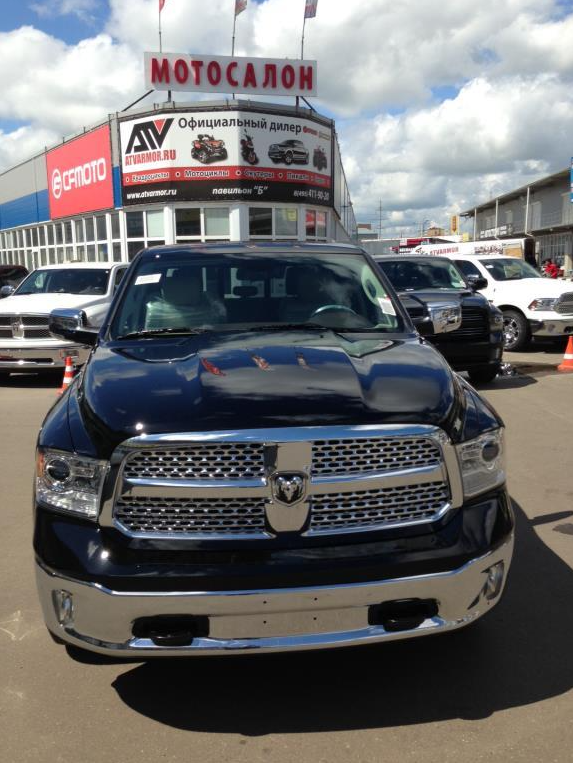 Пикап DODGE Ram 5.7 V8 Laramie