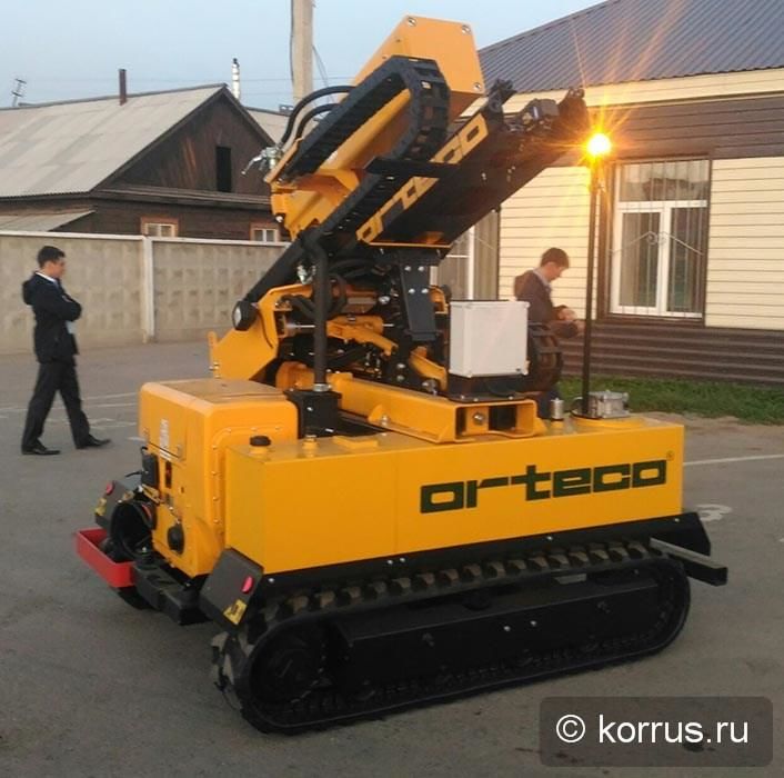 Машина для установки барьерных ограждений Orteco