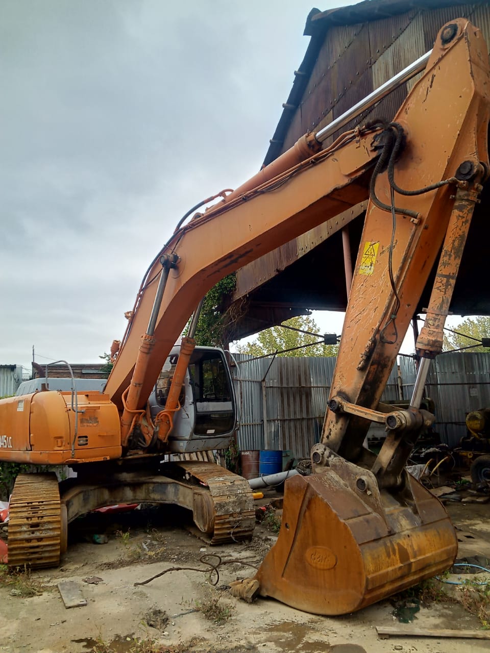 Гусеничный экскаватор Hitachi EX300
