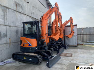 Мини-экскаватор ДСТ-Урал CDM6035