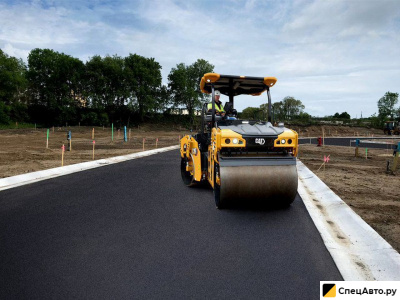 Двухвальцовый каток Caterpillar CB7