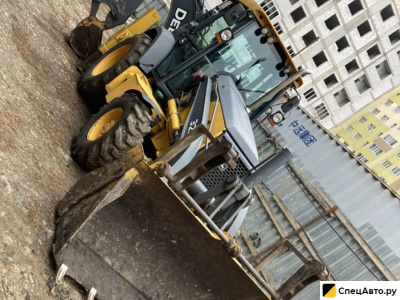 Экскаватор-погрузчик John Deere 325J